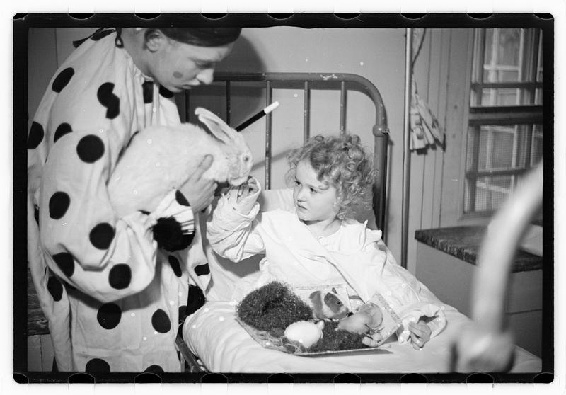 Harry W. Syer magician at Children's Hospital