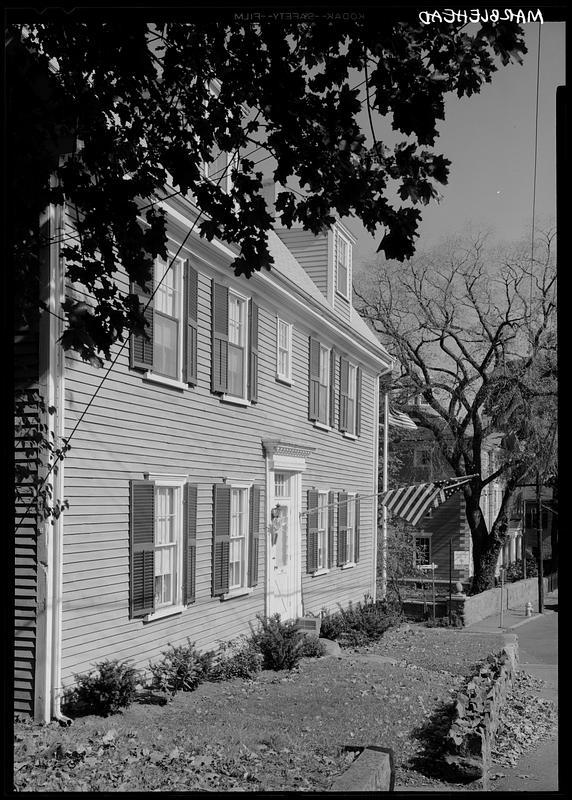 Washington Street down hill toward Lee Mansion