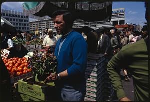 Outdoor market at Haymarket Square