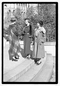 Models posing, Boston State House