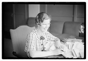 Miss Muriel Stafford hand writing anal[yst]