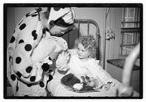 Harry W. Syer magician at Children's Hospital