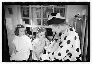 Harry W. Syer magician at Children's Hospital