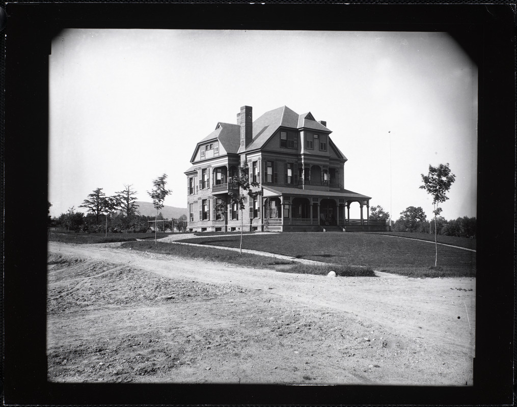 William Chase residence, 271 Linden Street, corner of Cabot Street