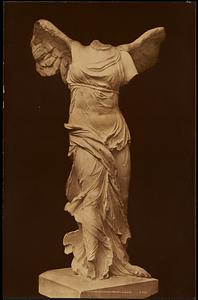 Musée du Louvre. La Victoire de Samothrace (marbre antique)