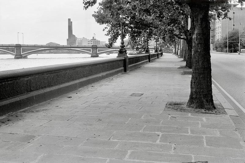 Chelsea Embankment London 1982 2