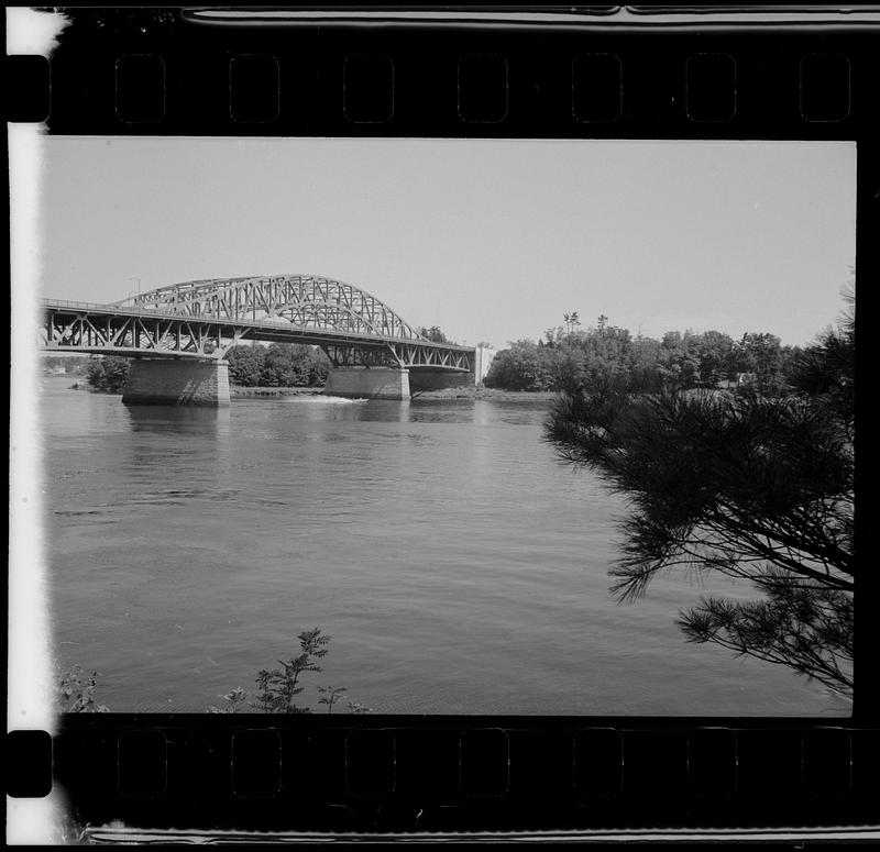 Merrimack River bridges