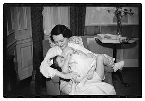 Bebe Daniels and family