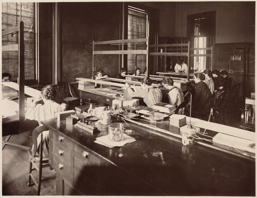 Girls' Latin School, Boston - interior. Laboratory exercise in physics - determination of the focal distance of a convex lens