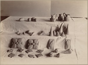 Many examples of clay models: Eggs, vases, walnuts, peas, carrots, flowers, etc.
