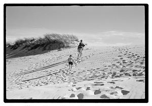 Nito Carolyn & Pablo sand dunes