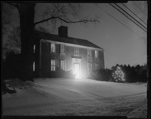 Unidentified house with Christmas lights