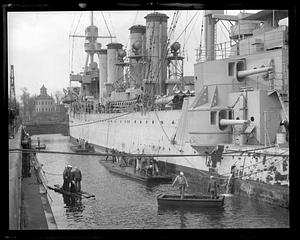 USS Raleigh in Navy Yard