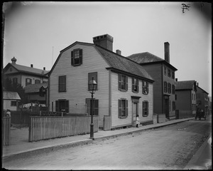 Salem, 27 Union Street, erected 1680