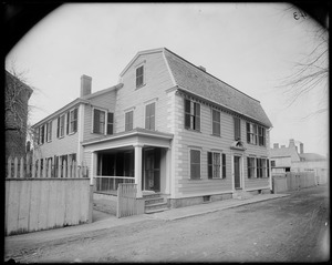 Salem, 7 Brown Street Court, Pineapple house