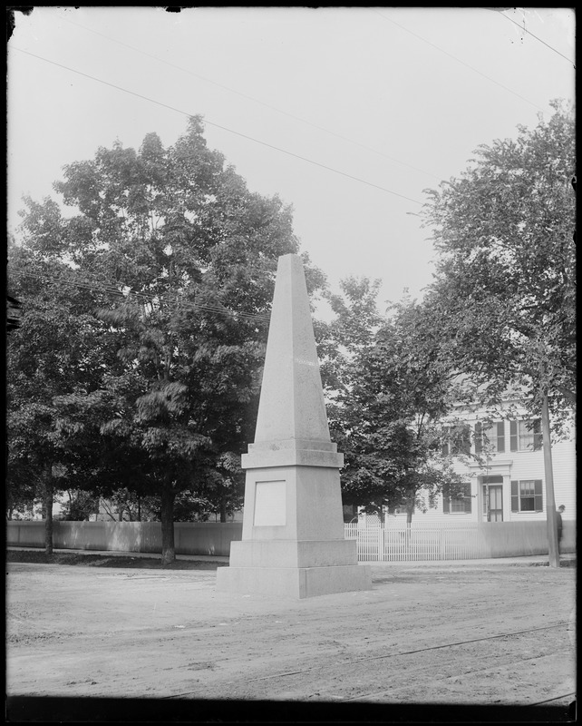 Monuments, Peabody, Main, and Washington Street to commemorate men killed at Lexington