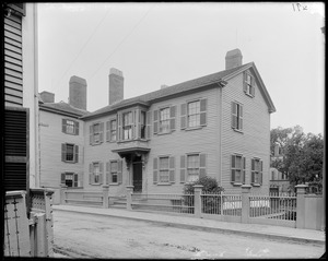 Salem, 18 Lynde Street, Worcester house