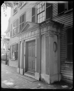 Salem, 23 Summer Street, exterior detail, 1745-1900