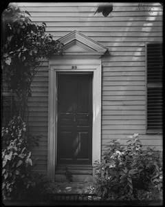 Salem, 384 Essex Street, exterior detail, side door, William Stearns house, 1785