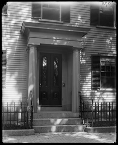Salem, 374 Essex Street, exterior detail, doorway, George Wheatland house, 1760