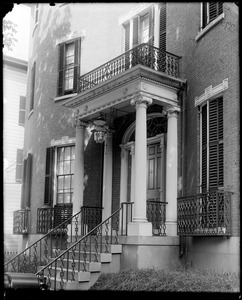 Salem, 136 Essex Street, exterior detail, door, Emanuel Downing house