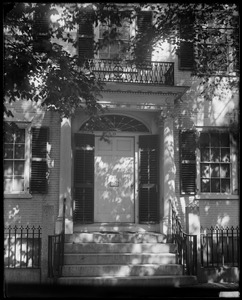 Salem, 380 Essex Street, exterior detail, door, Francis Peabody house