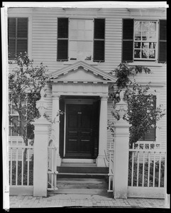 Salem, 80 Federal Street, exterior detail, door, Jerathmeel Peirce house
