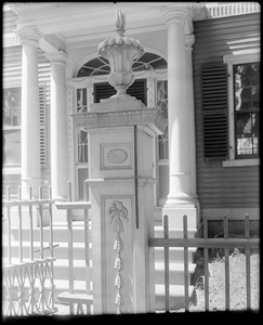 Salem, 142 Federal Street, exterior detail, gate post, Cook-Oliver house
