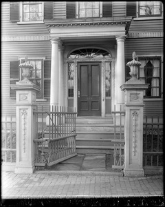 Salem, 142 Federal Street, exterior detail, gate posts and doorway, Cook-Oliver house