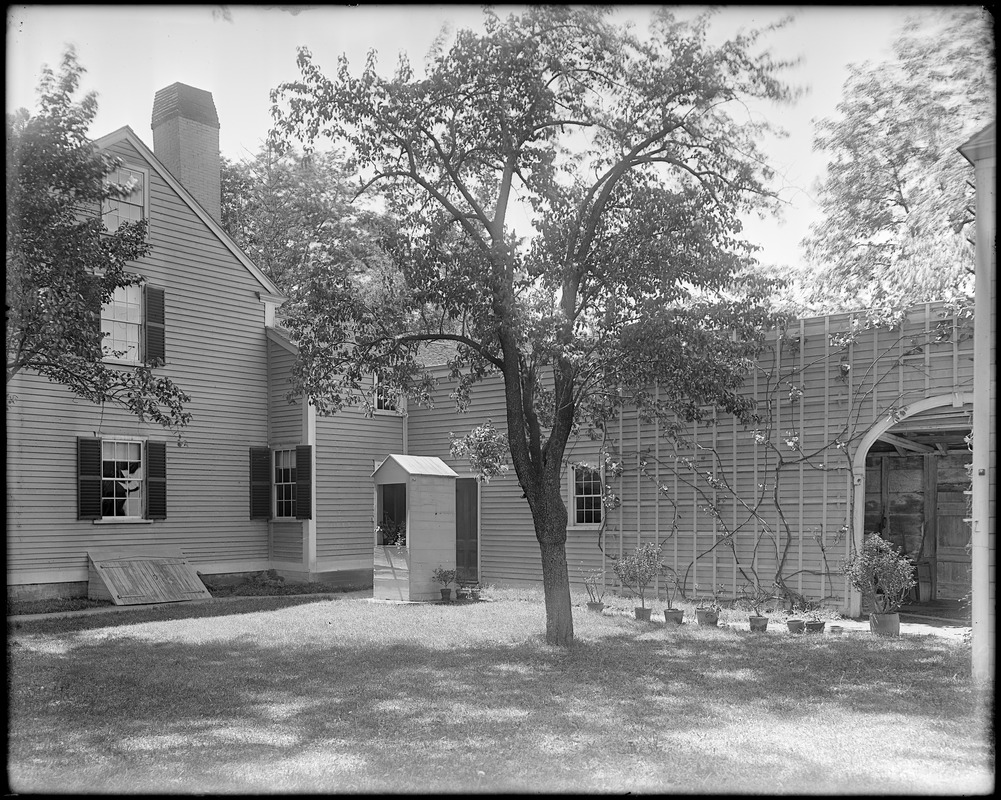 Salem, 33 Dearborn Street, Richard Manning house garden, rear Digital