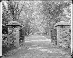 Peabody, Andover Street, views, gateway to Mrs. Jacob C. Rogers House, "Oak Hill"