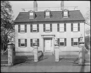 Salem, 318 Essex Street, exterior, front, Ropes Mansion, 1719