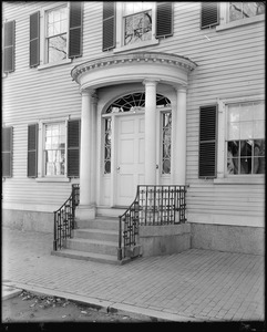 Salem, 25 Chestnut Street, exterior detail, front entry, Sarah Dunlap house