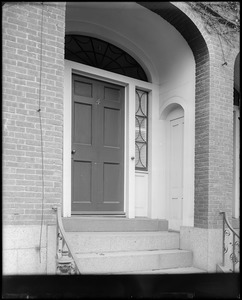 Salem, 4 Chestnut Street, exterior detail, front entry, Richard Wheatland house