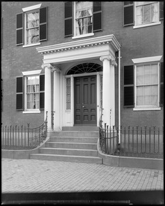 Salem, 37 Chestnut Street, exterior detail, front entry, George Nichols house