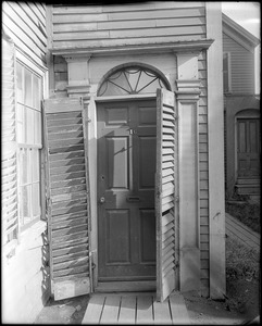Salem, 16 Saint Peter Street, exterior detail, door