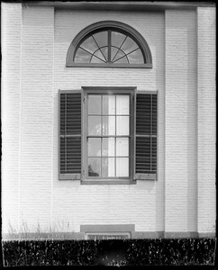 Waltham, exterior detail, window, rear, art gallery, Governor Gore Mansion, 1799
