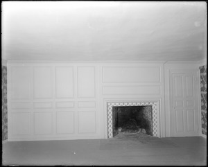 Marblehead, 169 Washington Street, interior detail, fireplace and panelling in third floor front chamber, Jeremiah Lee house