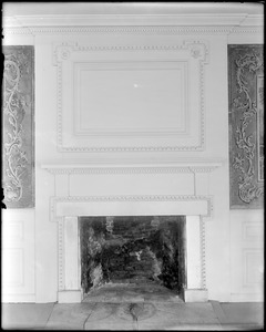 Marblehead, 169 Washington Street, mantel in guest chamber, Jeremiah Lee house