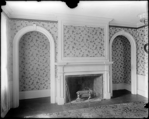 Salem, 4 Boston Street, interior detail, mantel and wallpaper, Samuel Pitman house, before 1800