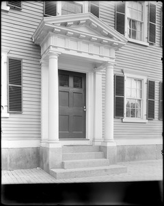 Salem, 19 Chestnut Street, exterior detail, porch, Charles Cleveland house