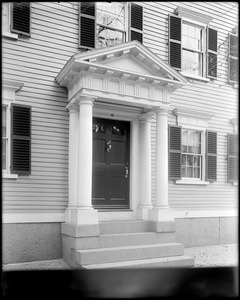 Salem, 15 Chestnut Street, exterior detail, porch, Solomon Towne house