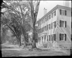 Salem, Chestnut Street, view looking west from house number 10