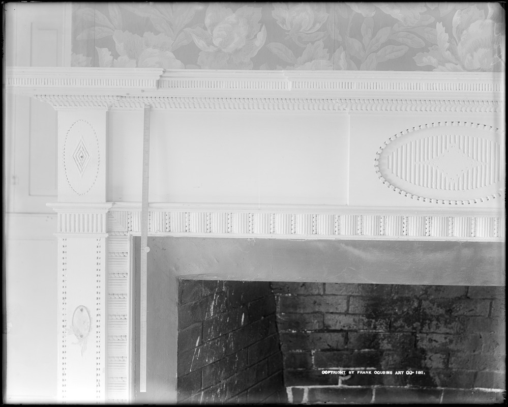 Danversport, 166 High Street, interior detail, mantel, Samuel Fowler house