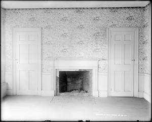 Danversport, 166 High Street, interior detail, fireplace and wallpaper, Samuel Fowler house