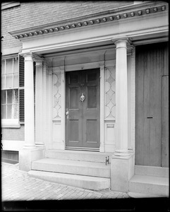 Boston, 40 Chestnut Street, exterior detail, door, unknown house