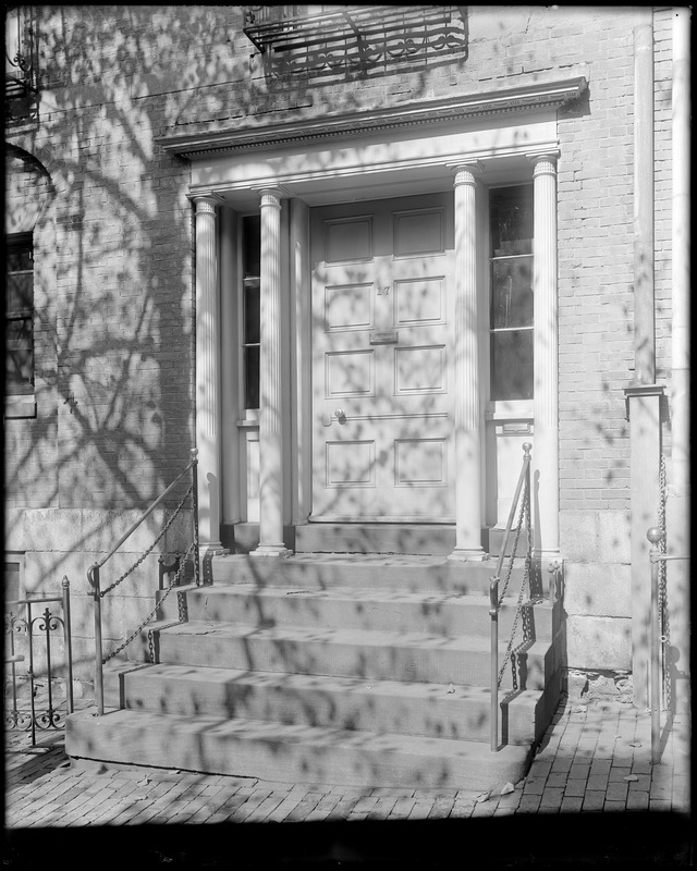 Boston, 17 Chestnut Street, exterior detail, door, unknown house