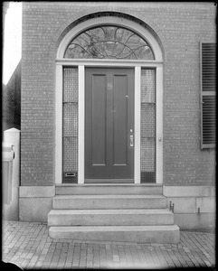 Boston, 16 Chestnut Street, exterior detail, door, unknown house