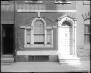 Philadelphia, Pennsylvania, 705 Spruce Street, exterior detail, doorway and palladian window, unknown House