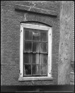 Salem, 168 Derby Street, exterior detail, window, Richard Derby house